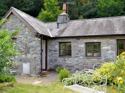 Tyn Y Ffynnon - Betws Y Coed | Reviews and Information